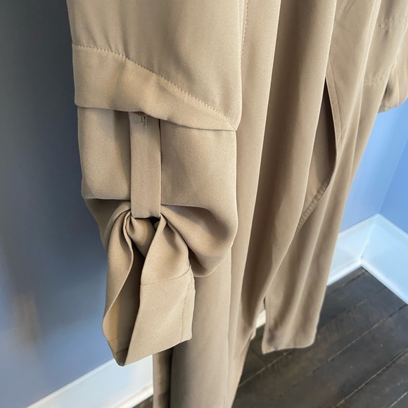 Aritzia Babaton trench coat/jacket - Picture 3 of 6